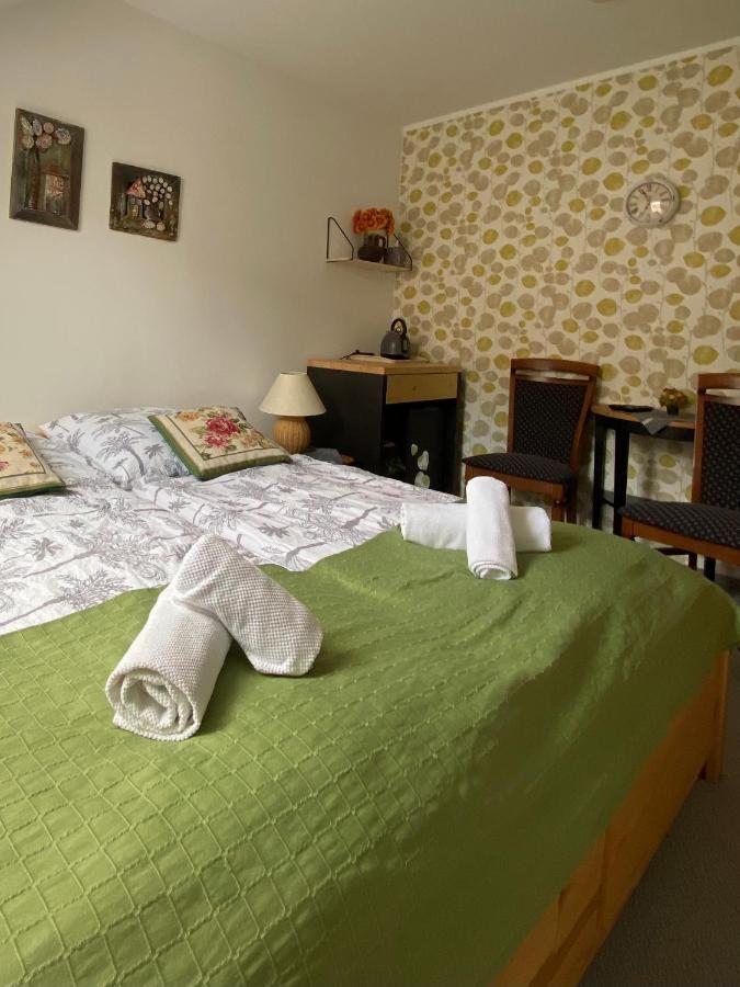 Penzion Vila Petra Bed&Breakfast Veľký Slavkov Εξωτερικό φωτογραφία